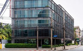 Bb Glass House Pattanakrn บีบี กลาสเฮ้าส์ พัฒนาการ
